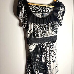 Heart Soul Black and White Blouse Sleeveless Large